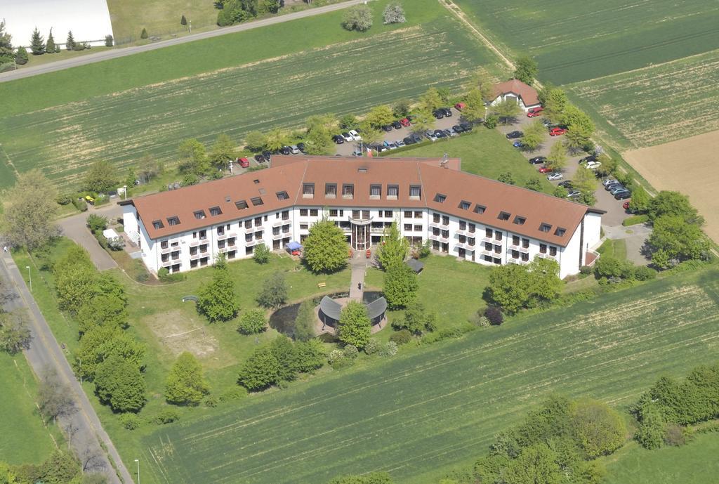 Tagungs- und Bildungszentrum Steinbach/Taunus Steinbach im Taunus Exterior foto