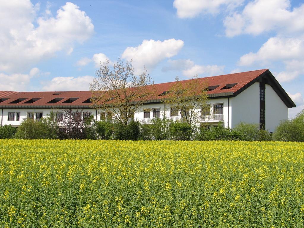 Tagungs- und Bildungszentrum Steinbach/Taunus Steinbach im Taunus Exterior foto